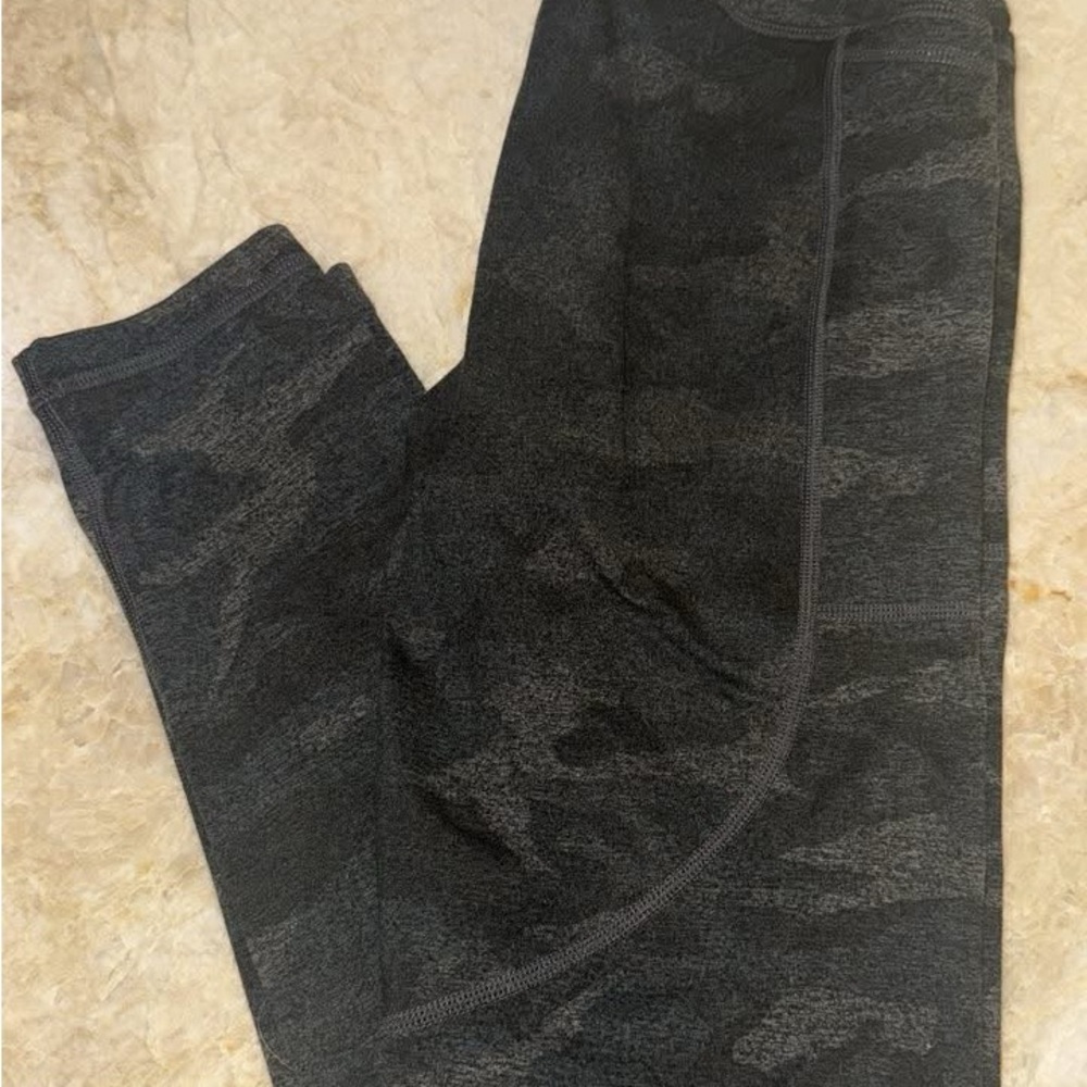 Vuori black camo leggings